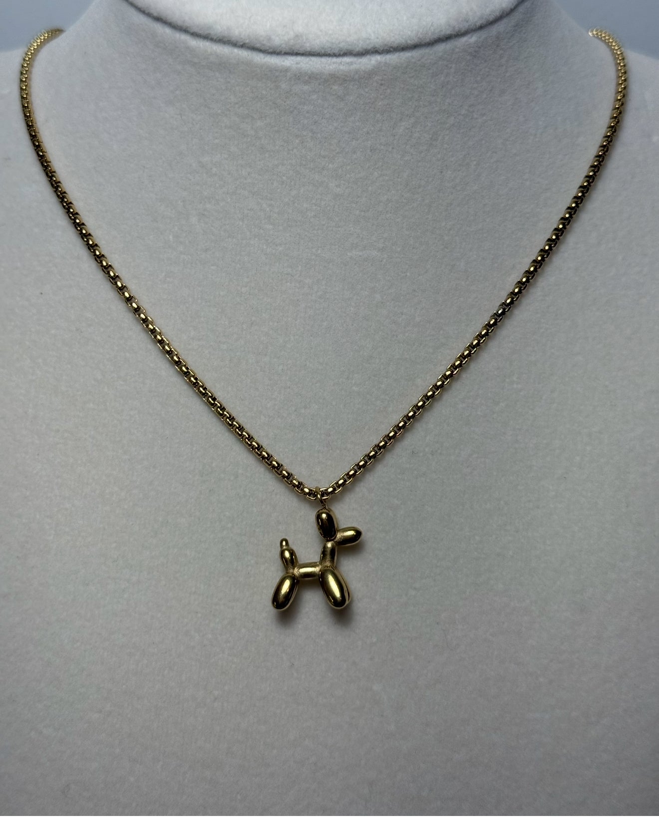 Balloon dog necklace ✨